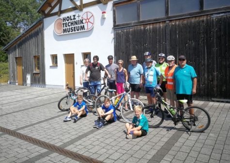 Radtour führte zum Holz- und Technikmuseum nach Wißmar